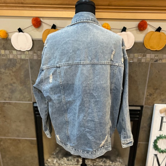 Denim jacket from Veveret, size medium. - Picture 3 of 4